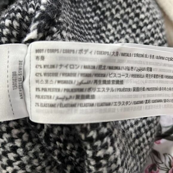 NWT ABERCROMBIE &‎ FITCH CHECKERED SWEATER SIZE M - Picture 5 of 7